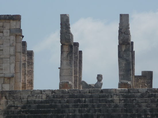 Kriegertempel mit Chak Mool in der Mitte