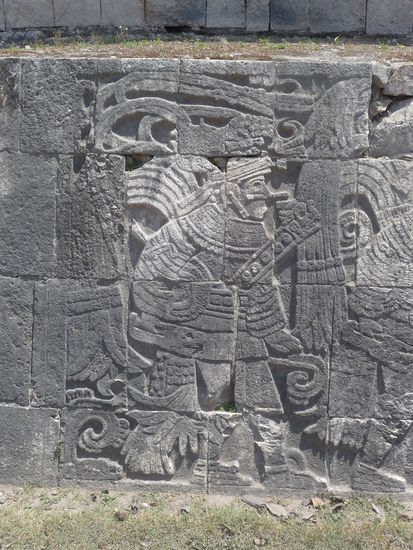 Relief am großen Ballspielplatz