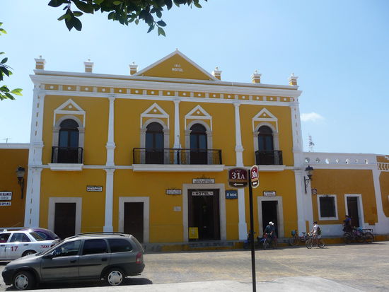 Hotel im Centrum von Izamal natürlich in Gelb