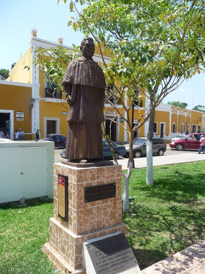 Statue in Izamal