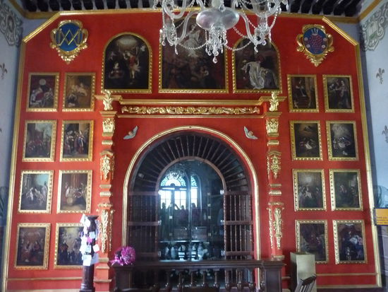 Diese wertvollen Bilder sind mehrere 100 Jahre alt.