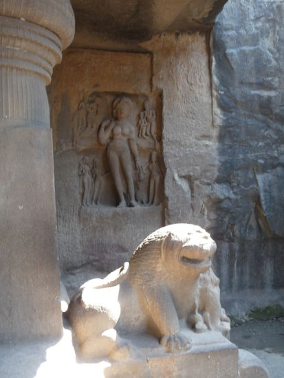 Hindu Tempel 29 im Hintergrund Yamuna