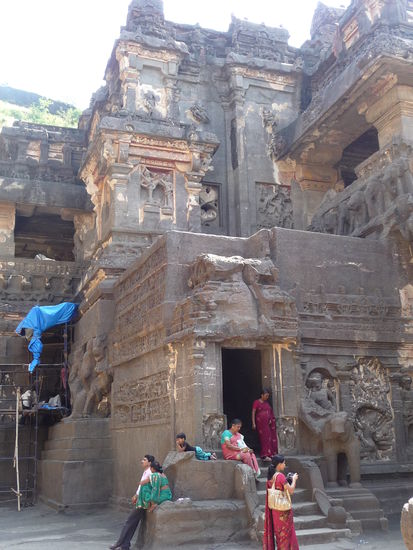 Hindu Tempel 16 mit Nandi Pavillon