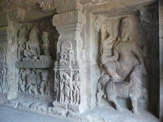 Hindu Höhle 14 Shiva Parvati playing dice