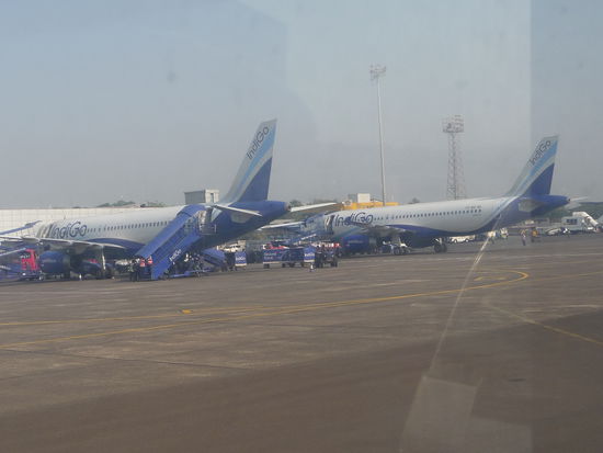 Maschinen der IndiGo in Mumbai