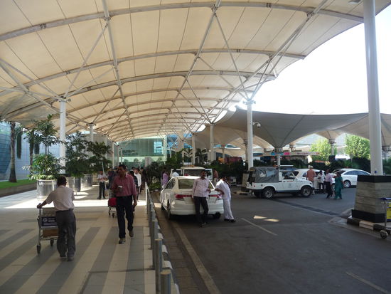 Zufahrt zum nationalen Terminal von Mumbai