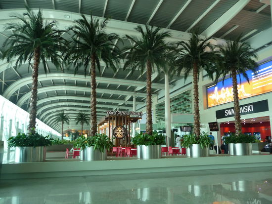 Wie alles im nationalen Terminal von Mumbai auch hier alles sehr modern und sauber ähnlich wie in Aurangabad