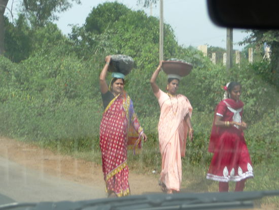 Indische Frauen währen unserer Fahrt