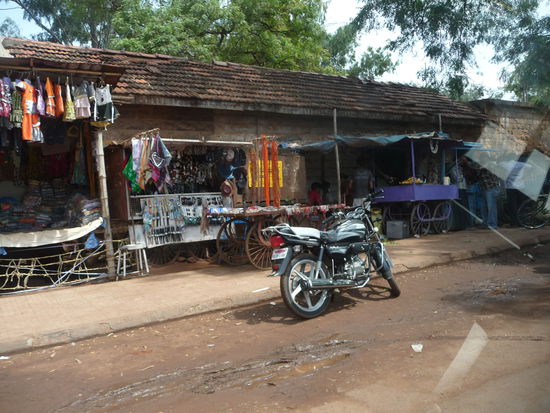 Eindrücke auf der Fahrt zum Agastya See in Badami