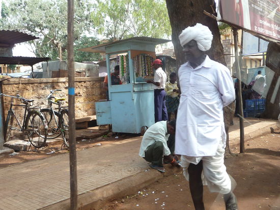 Eindrücke auf der Fahrt zum Agastya See in Badami