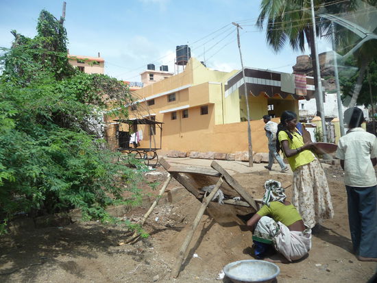 Eindrücke auf der Fahrt zum Agastya See in Badami
