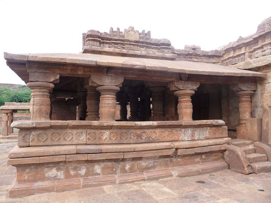 Malagatti Shivalaya Tempel am Agastya See in Badami
