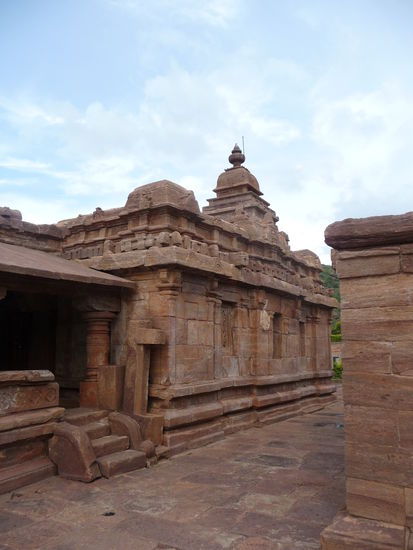 Malagatti Shivalaya Tempel am Agastya See in Badami