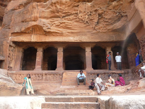 Höhle I  ist Shiva gwidmet