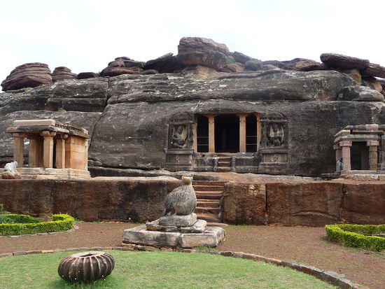 Ravana Phadi Cave aus dem 6. Jh.