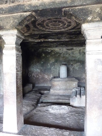 Ravana Phadi Cave