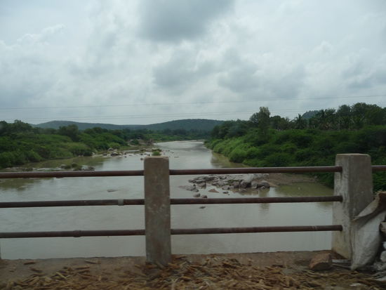 Malaprabha Fluß direkt neben den Tempeln von Pattadakal