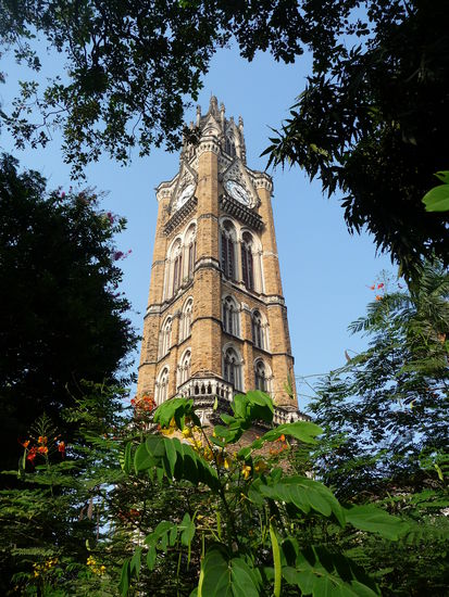 Rajabai Turm der Universität über 80 m hoch und ein Wahrzeichen von Mumbai.Vorbild war der Big Ben in London