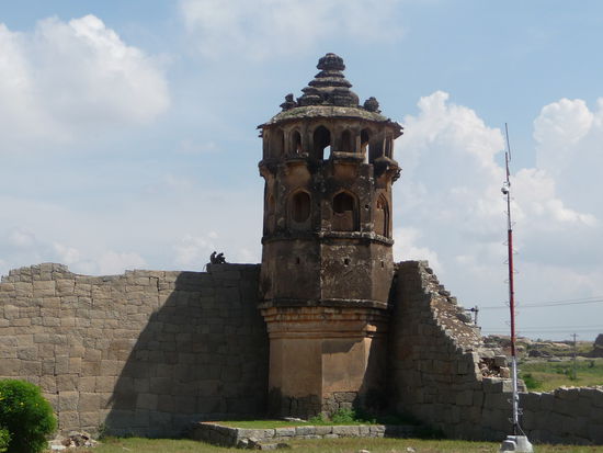 Watch Tower am Lotus Mahal