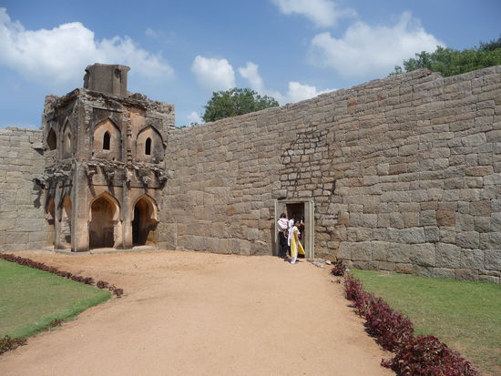 Watch Tower am Lotus Mahal