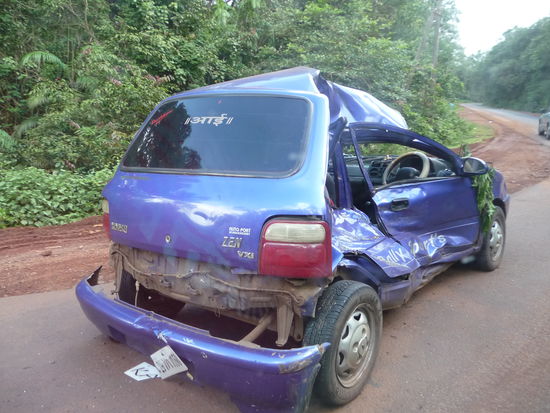 Durch das zum Teil rücksichtlose Verhalten Indischer Verkehrsteilnehmer auf oftmals noch schlechten Straßen konnte ich gleich mehrere Unfälle beobachten während unserer Fahrt.