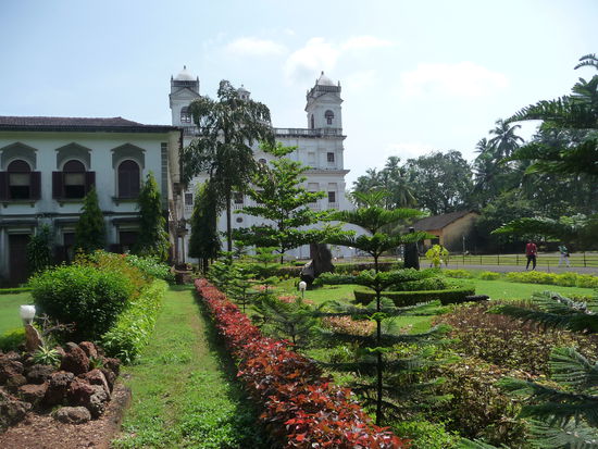 Park vor der St. Cajetan Kathedrale