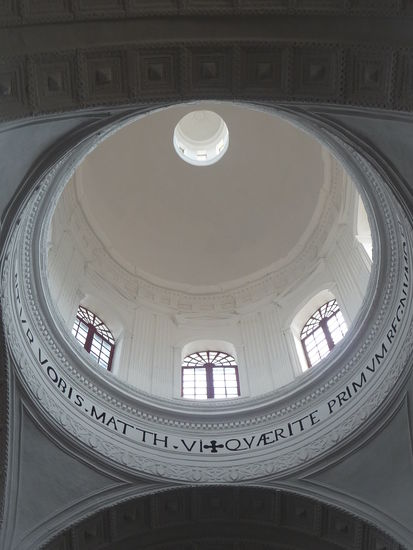 Kuppel in der St. Cajetan Kathedrale