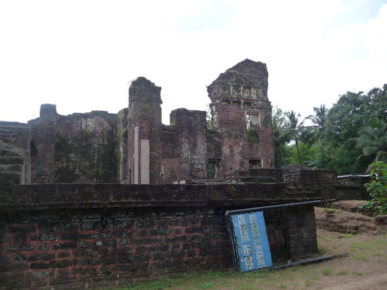 Reste des Augustinischen Klosters in Old Goa