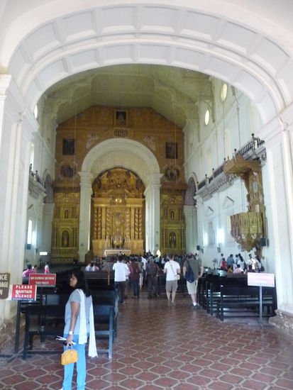 In der Basilika Bon Jesus