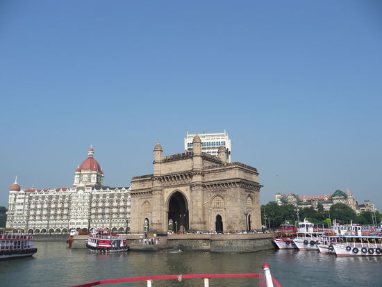 Taj Mahal Hotel und Gateway of India