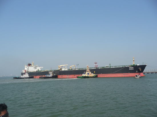 Tanker vor Mumbai