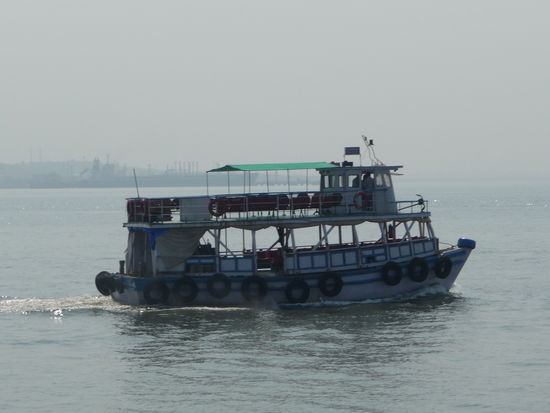 Fähre Richtung Mumbai
