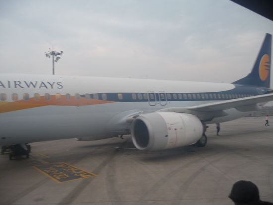 Meine Maschine von Jet Airways kurz vor dem Start in Mumbai