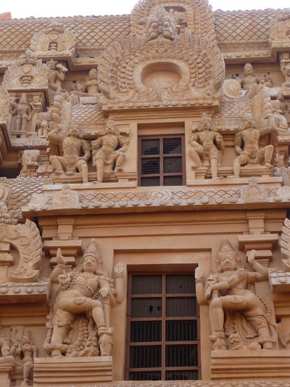 Figuren an einen der Torbögen im " Big Tempel "