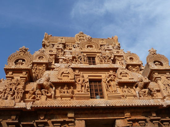 Weiterer Torbogen mit Figuren