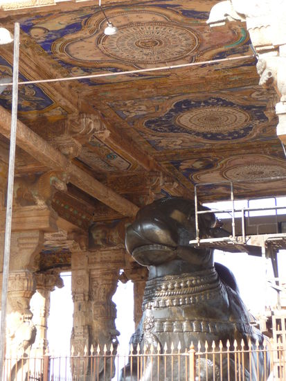 Nandi Bulle aus schwarzen Granit