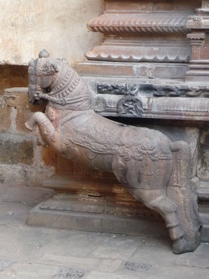 Pferd am Subrahmanya Schrein