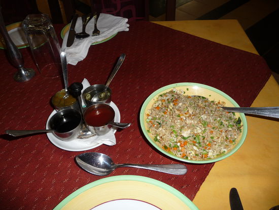 Mandarin Chicken Reis 180 Rupie = 2,60 Euro