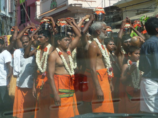 Umzug von gläubigen Menschen in Trichy