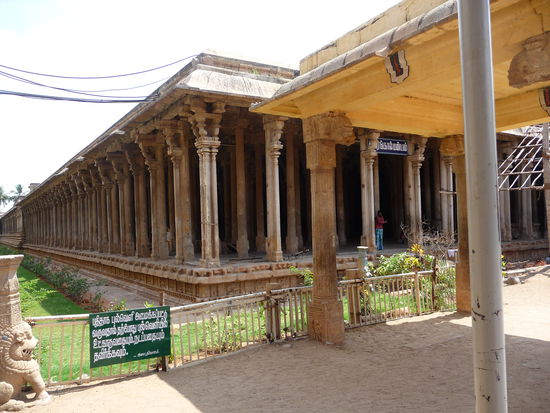 Tausend Säulen Halle