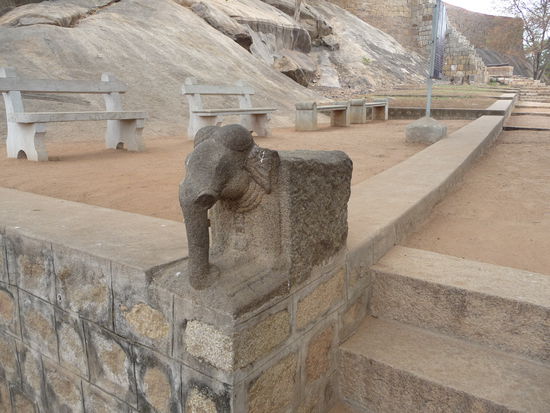 Elephant am Eingang/Ausgang der Festung