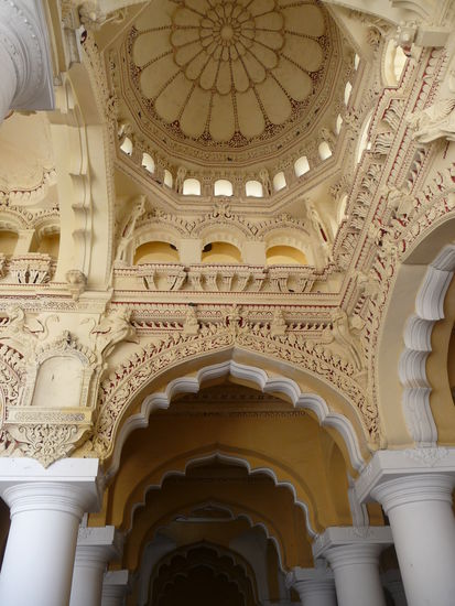 Wunderschöne Decken im Palast