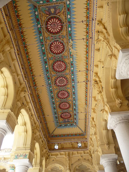 Wunderschöne Decken im Palast