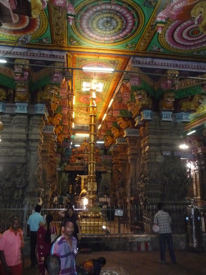 In einer der Tempelhallen