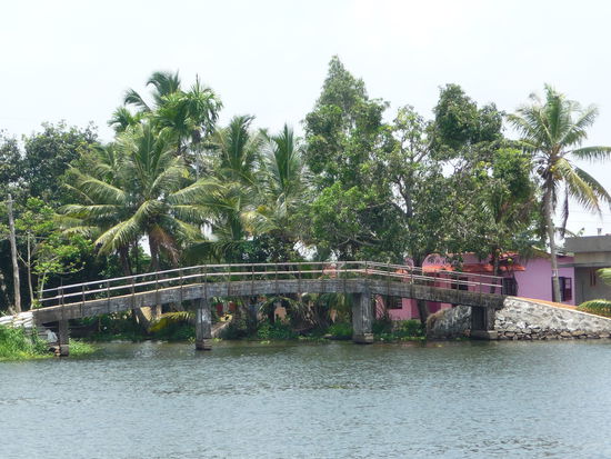 Brücke über die Backwaters