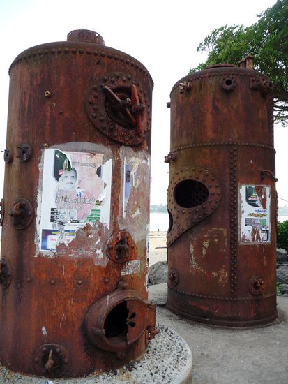 Wassertanks aus der britischen Kolonialzeit