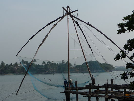 Die berühmten Chinesischen Fischernetze für die Cochin bekannt ist