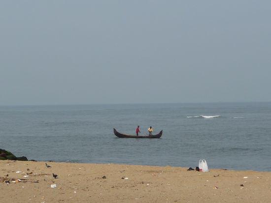 Fischerboot an der Küste von Cochin