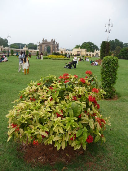 Palastgelände mit Park