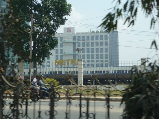 Hier nicht die Metro von Bangalore sondern der Metro Konzern aus Deutschland